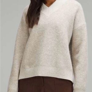 Lululemon Alpaca Wool Blend V-Neck Sweater in White Opal, XS